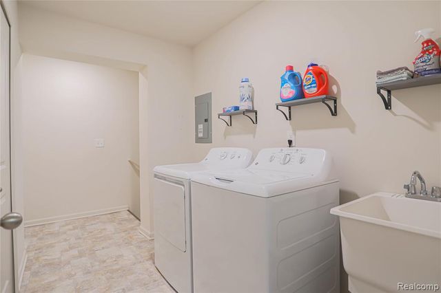 21984 Andover Drive, Macomb, MI 48042