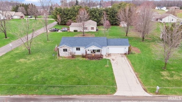 2804 E Lapoint Drive, Milford, IN 46542