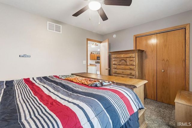 2804 E Lapoint Drive, Milford, IN 46542