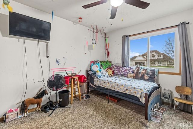 2804 E Lapoint Drive, Milford, IN 46542