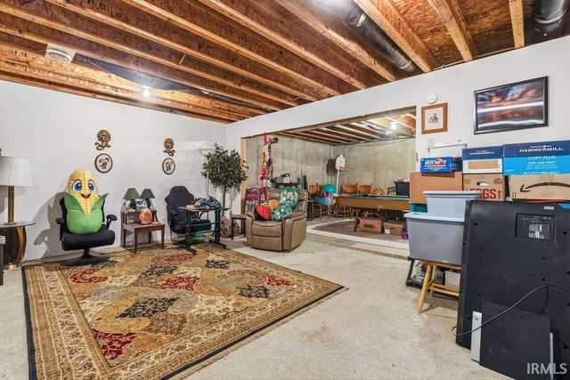 2804 E Lapoint Drive, Milford, IN 46542