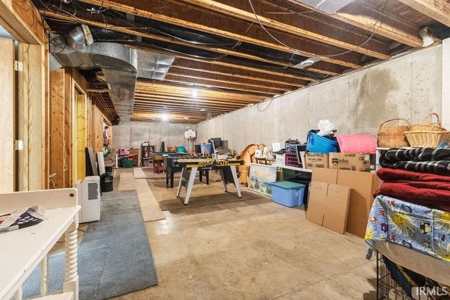 2804 E Lapoint Drive, Milford, IN 46542