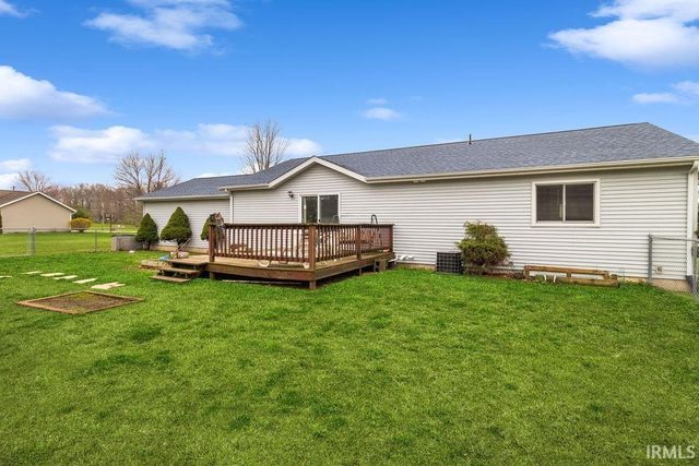 2804 E Lapoint Drive, Milford, IN 46542