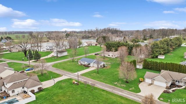 2804 E Lapoint Drive, Milford, IN 46542