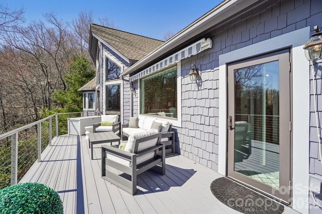 133 Falls Summit Road, Hendersonville, NC 28739