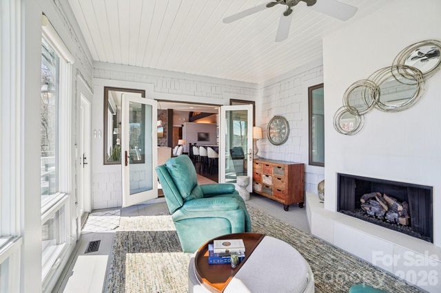 133 Falls Summit Road, Hendersonville, NC 28739