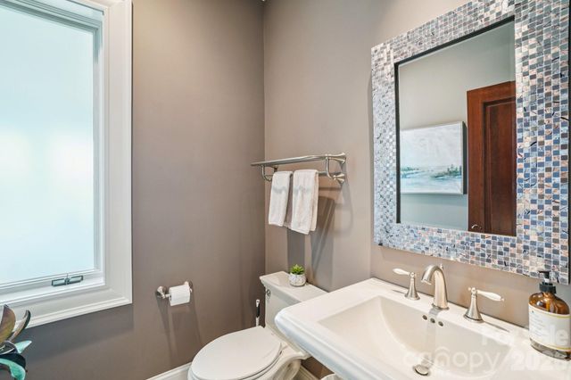 133 Falls Summit Road, Hendersonville, NC 28739