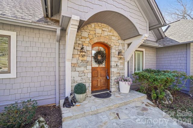 133 Falls Summit Road, Hendersonville, NC 28739