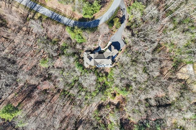 133 Falls Summit Road, Hendersonville, NC 28739