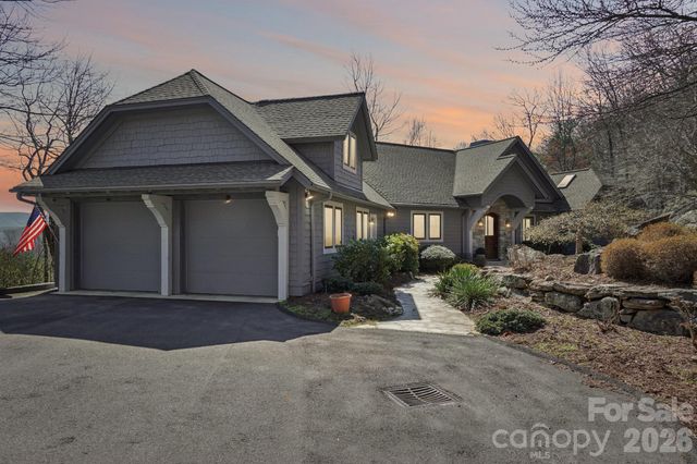 133 Falls Summit Road, Hendersonville, NC 28739