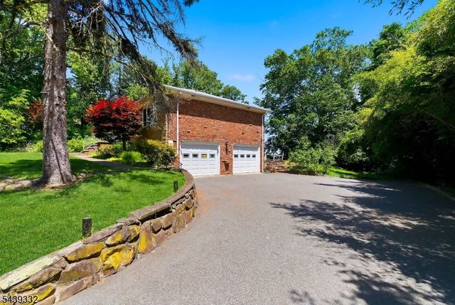 52 Manger Rd, West Orange Twp., NJ 07052