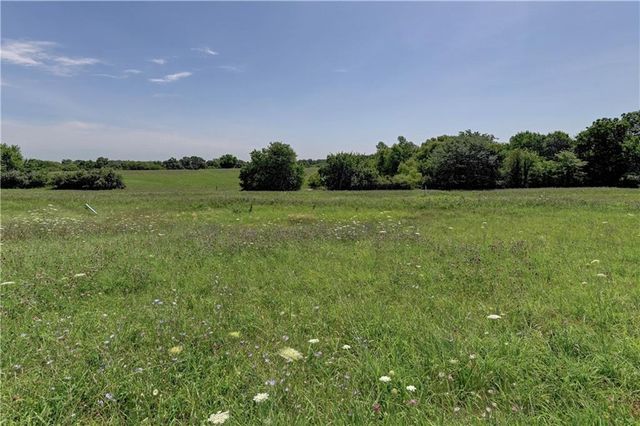 5775 SE W Highway, Lathrop, MO 64465