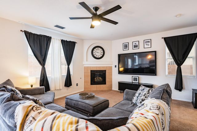 2419 Meadow Gate Trail SW, Albuquerque, NM 87121