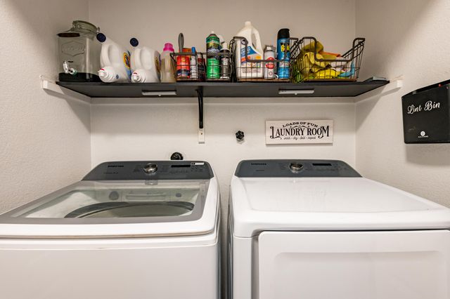 2419 Meadow Gate Trail SW, Albuquerque, NM 87121