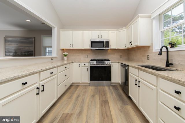 204 E MAIDEN LN, Somerdale, NJ 08083