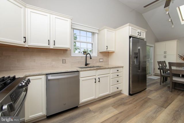 204 E MAIDEN LN, Somerdale, NJ 08083