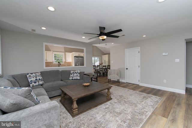 204 E MAIDEN LN, Somerdale, NJ 08083