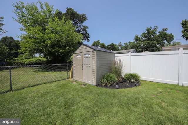 204 E MAIDEN LN, Somerdale, NJ 08083
