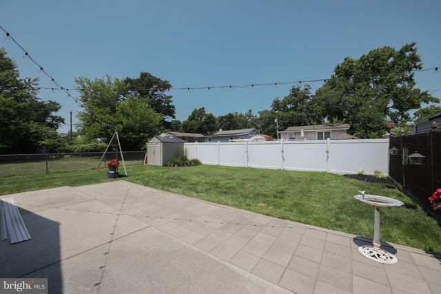 204 E MAIDEN LN, Somerdale, NJ 08083
