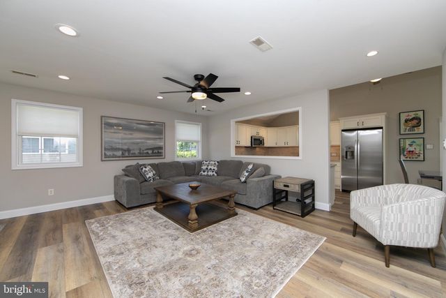 204 E MAIDEN LN, Somerdale, NJ 08083