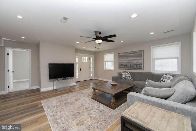 204 E MAIDEN LN, Somerdale, NJ 08083