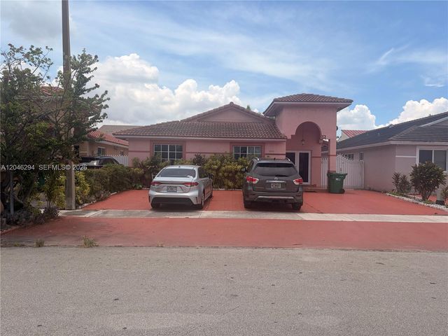 8814 NW 109th Ter, Hialeah Gardens, FL 33018