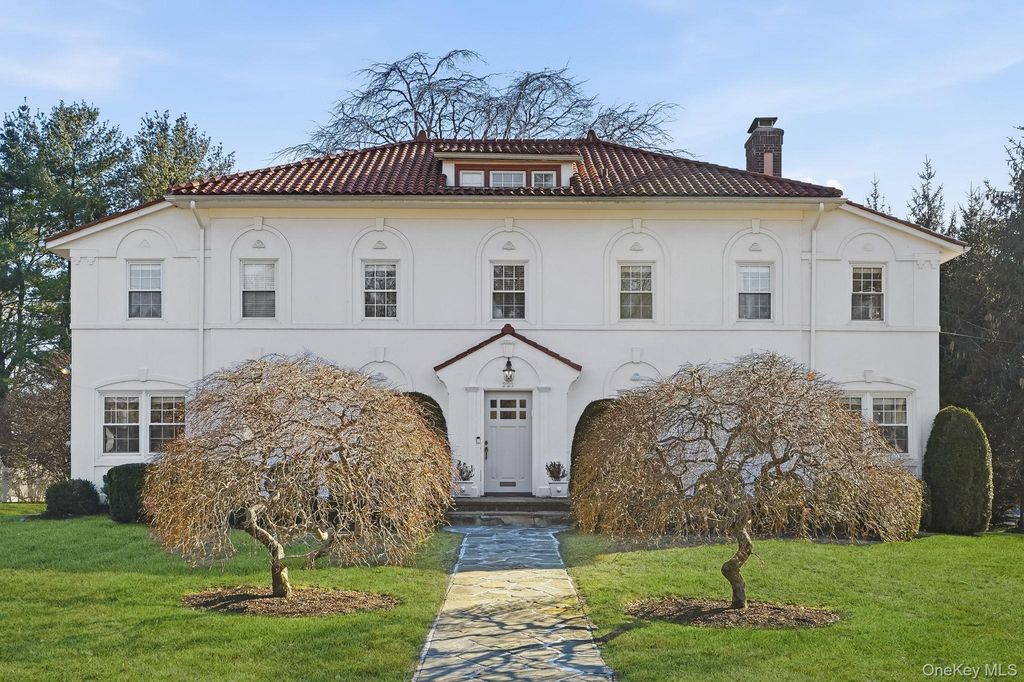 221 Paine Avenue, New Rochelle, NY 10804