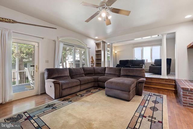 155 EDGEWATER DR, Earleville, MD 21919