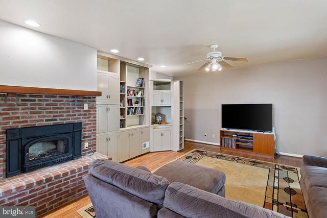 155 EDGEWATER DR, Earleville, MD 21919