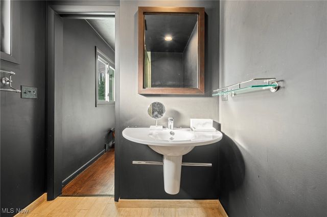 24061 Fairmount Boulevard, Beachwood, OH 44122