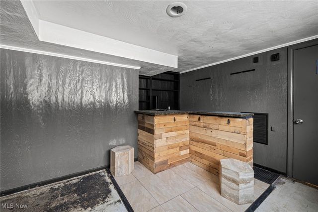 24061 Fairmount Boulevard, Beachwood, OH 44122