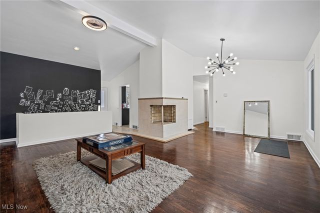 24061 Fairmount Boulevard, Beachwood, OH 44122