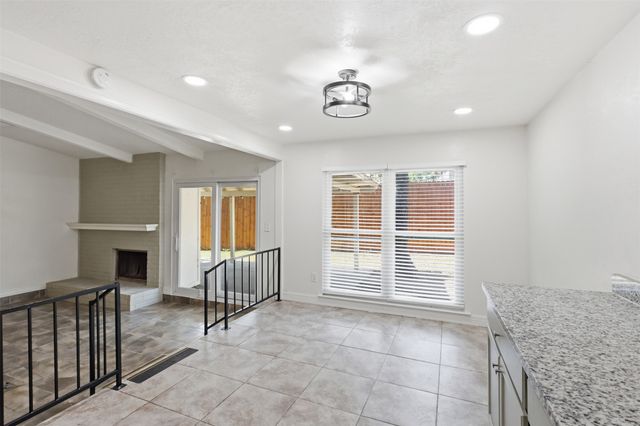 2400 York Minster Court, Arlington, TX 76006