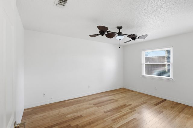 2400 York Minster Court, Arlington, TX 76006