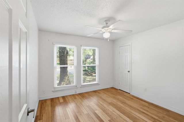 2400 York Minster Court, Arlington, TX 76006