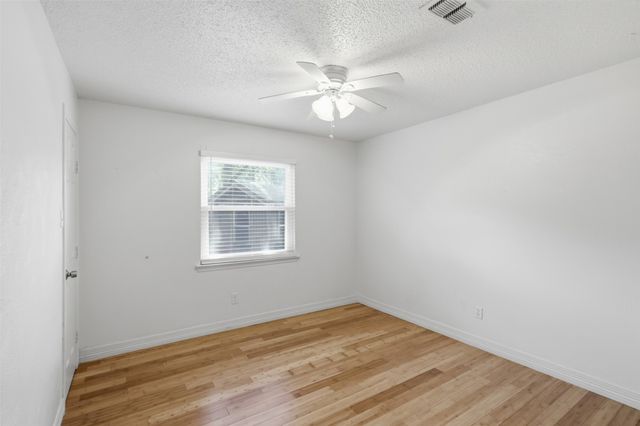 2400 York Minster Court, Arlington, TX 76006