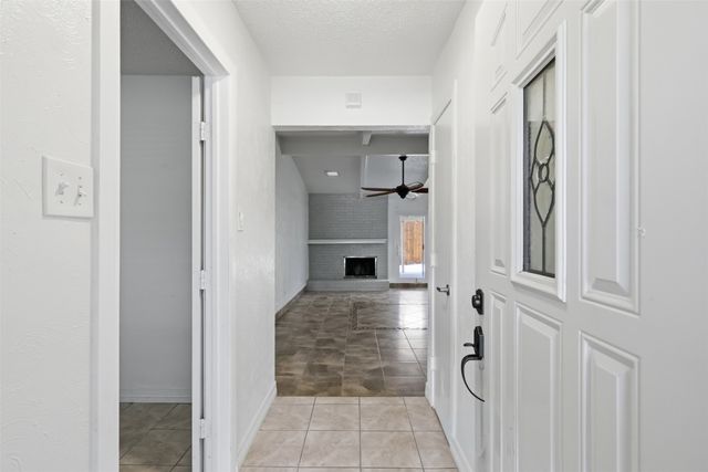 2400 York Minster Court, Arlington, TX 76006