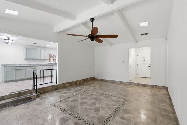 2400 York Minster Court, Arlington, TX 76006