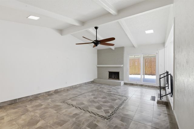 2400 York Minster Court, Arlington, TX 76006