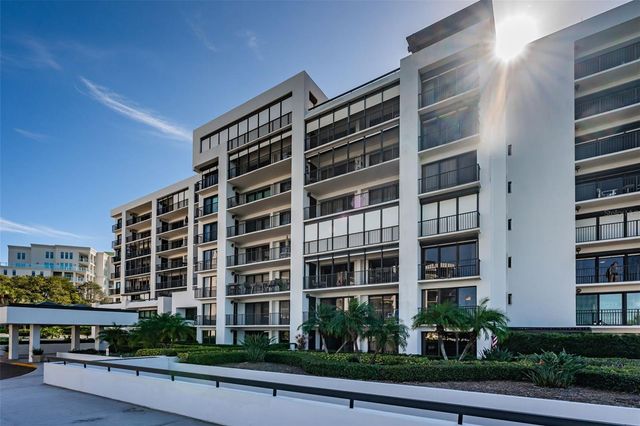 6 BELLEVIEW BOULEVARD 306, Belleair, FL 33756