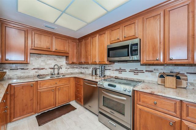 6 BELLEVIEW BOULEVARD 306, Belleair, FL 33756