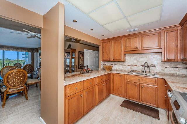6 BELLEVIEW BOULEVARD 306, Belleair, FL 33756