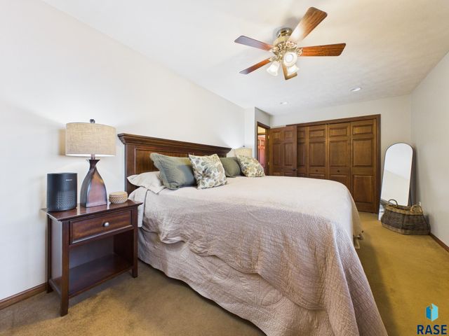 701 N Savannah Dr Drive, Sioux Falls, SD 57103