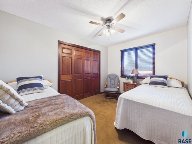 701 N Savannah Dr Drive, Sioux Falls, SD 57103