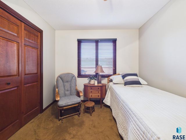701 N Savannah Dr Drive, Sioux Falls, SD 57103
