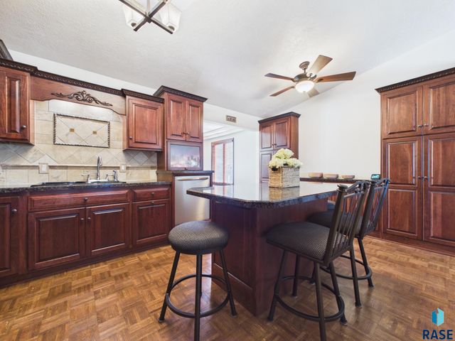 701 N Savannah Dr Drive, Sioux Falls, SD 57103