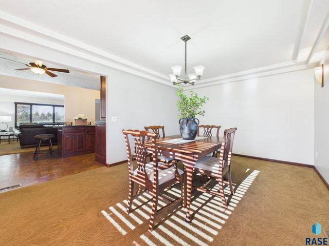 701 N Savannah Dr Drive, Sioux Falls, SD 57103