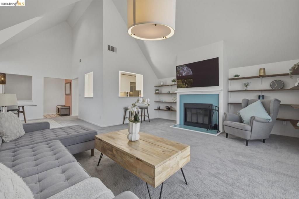 Image 11 of property listing at 7 Courageous Ct D52, Alameda, CA 94501