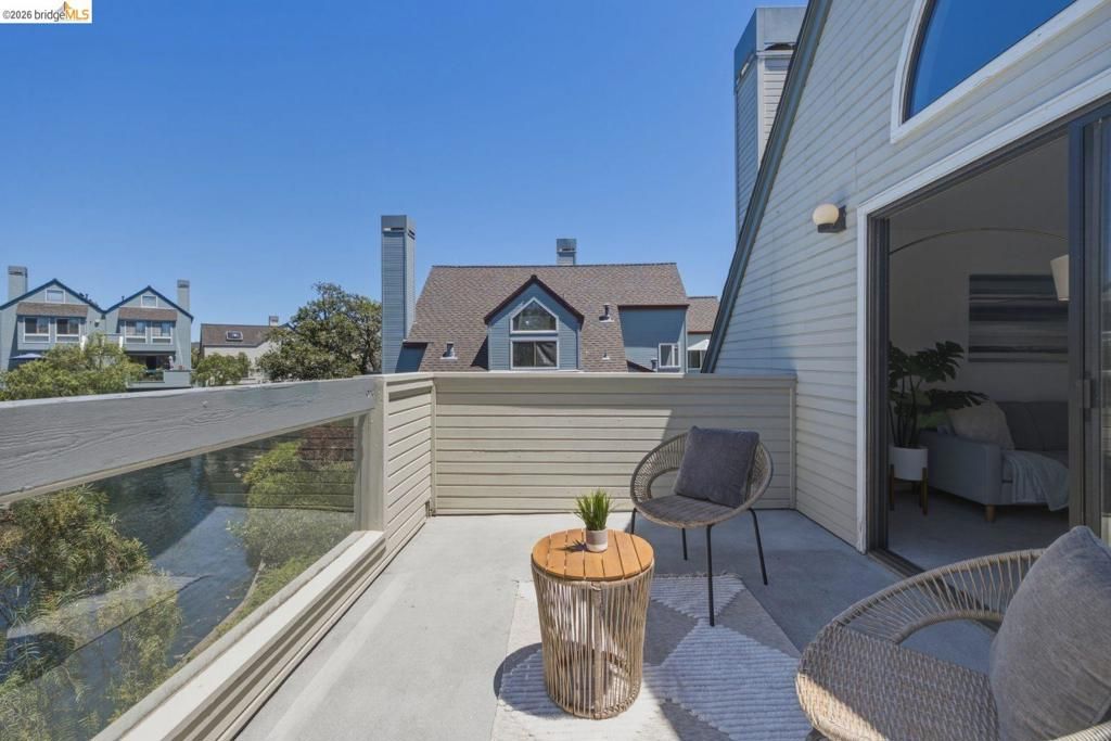 Image 16 of property listing at 7 Courageous Ct D52, Alameda, CA 94501
