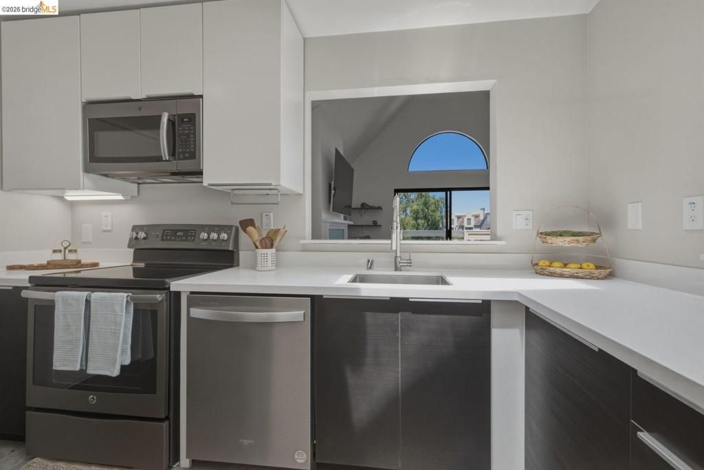 Image 19 of property listing at 7 Courageous Ct D52, Alameda, CA 94501